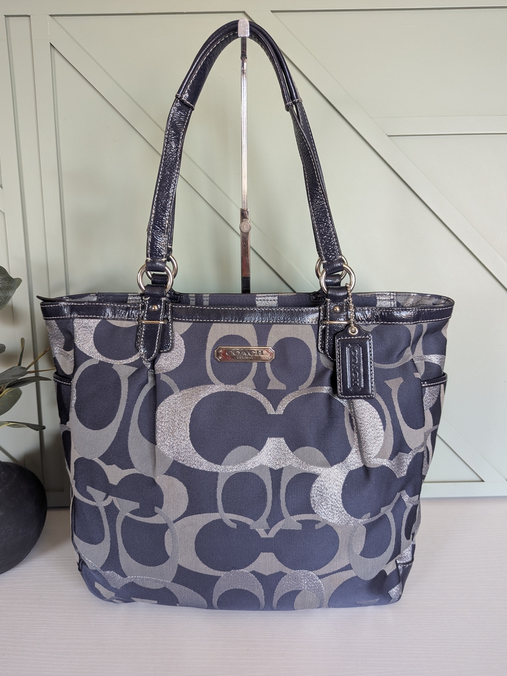 Coach Optic Gallery Tote, specifically style number F19675.